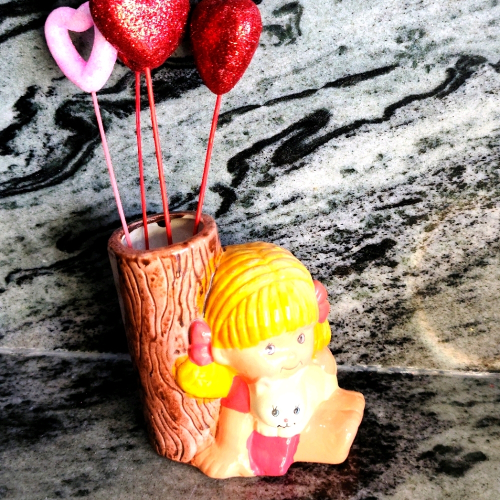 🌵Vintage Bud Vase of girl with cat hand-made